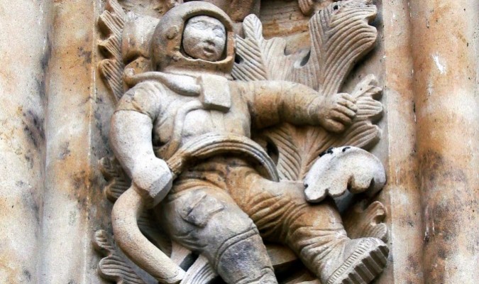 ¿Extraterrestres antiguos? Se revela el misterio del astronauta de la catedral de Salamanca