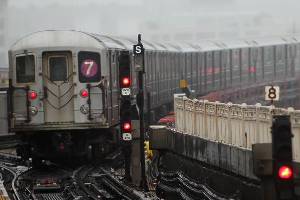 Tren descarrila en el estado de Nueva York y provoca fuga de etanol