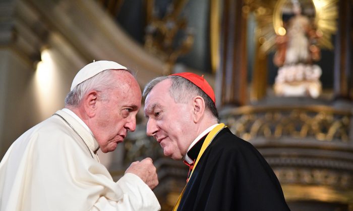 El Vaticano del Papa Francisco está ‘haciendo un pacto con el diablo’ afirma disidente chino