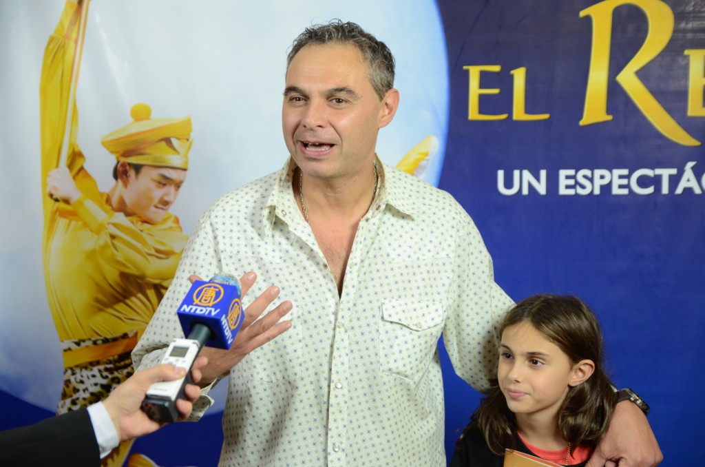 Alejandro Puertas, conductor de la edición matutina de VISIÓN 7, asistió con su hija y ambos quedaron maravillados con el espectáculo. 