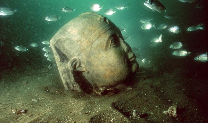 Objeto monumental de la ciudad sumergida en la desembocadura del Nilo. Thonis Heraklion. (IEASM)