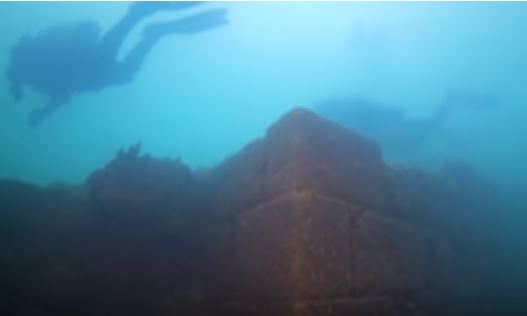 Descubren en un lago de Turquía una fortaleza perdida de 3000 años